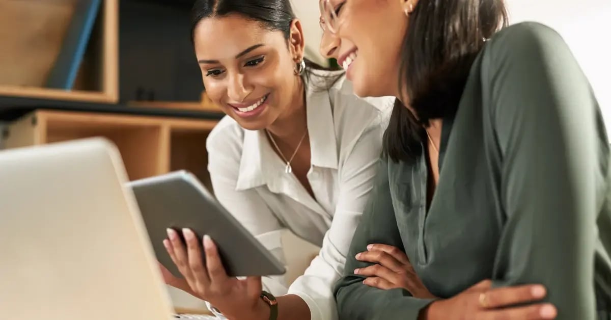 Travel Managers discussing purposeful corporate travel in the office